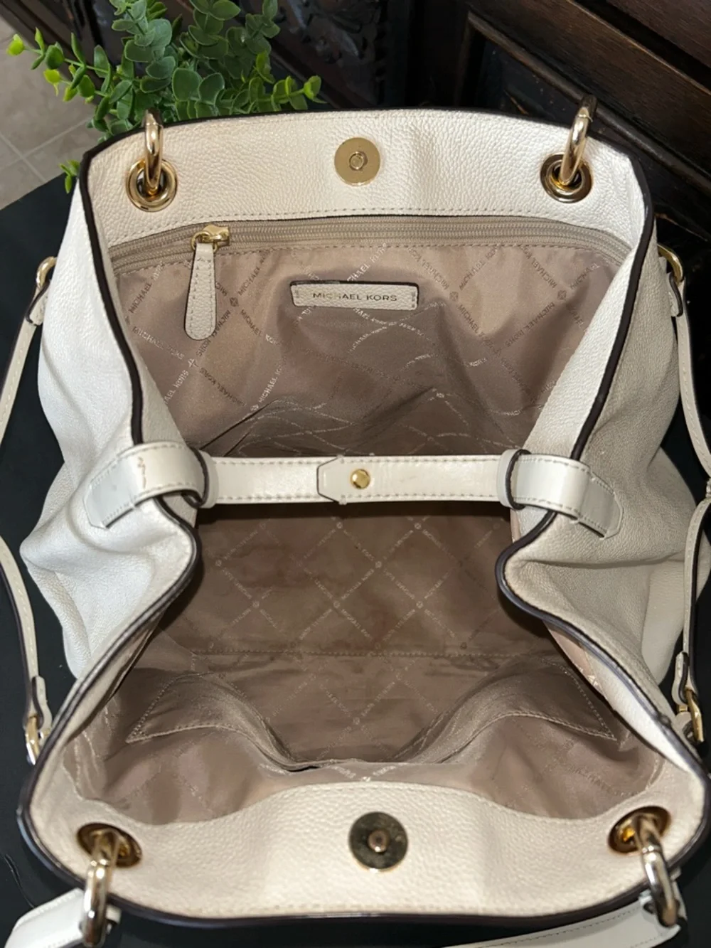 MICHAEL KORS NICOLE 35T9GNIT3L VANILLA LG
GRAB BAG LEATHER - Picture 7 of 13